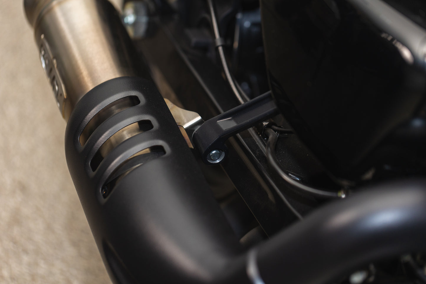 Nightster ROWDY Slip-on Exhaust (RH 975)